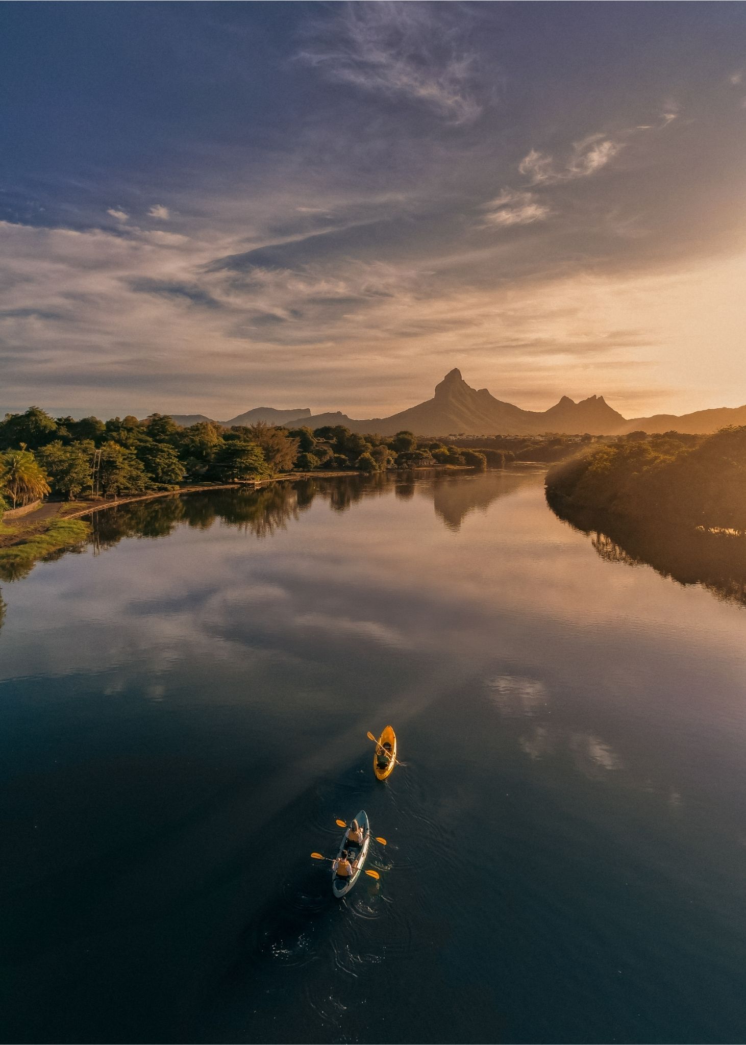 Kayak at Sunrise on the Tamarin River - Image 3